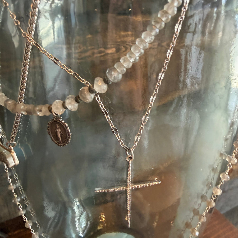 Collar con cruz de Agatha CZ