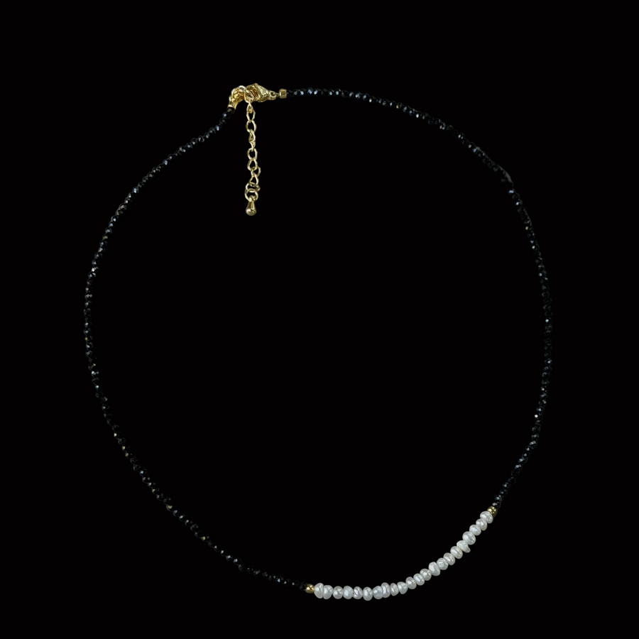 Collar Dominic de perlas de ónix negro