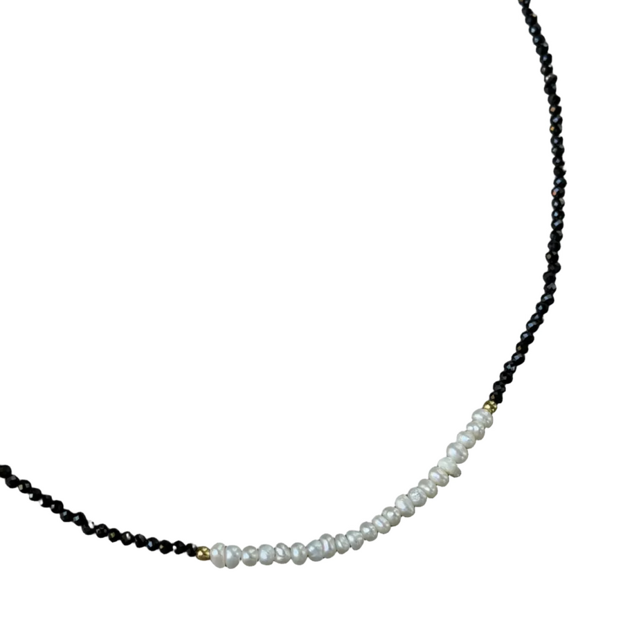 Collar Dominic de perlas de ónix negro