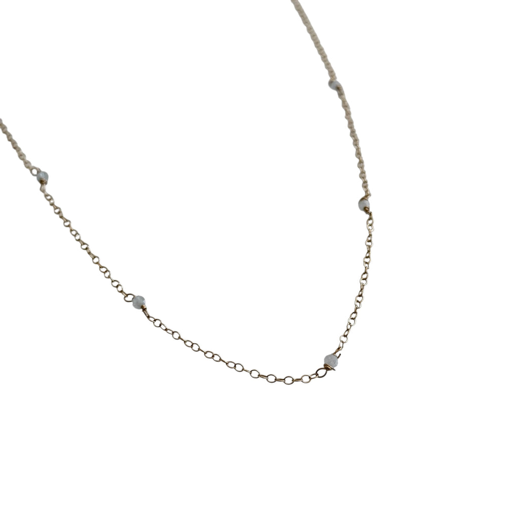 Collar de piedra lunar Dainty Constantine