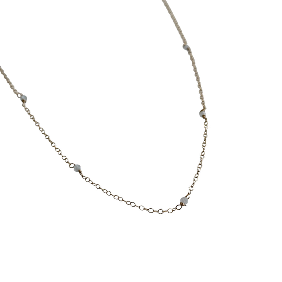 Collar de piedra lunar Dainty Constantine