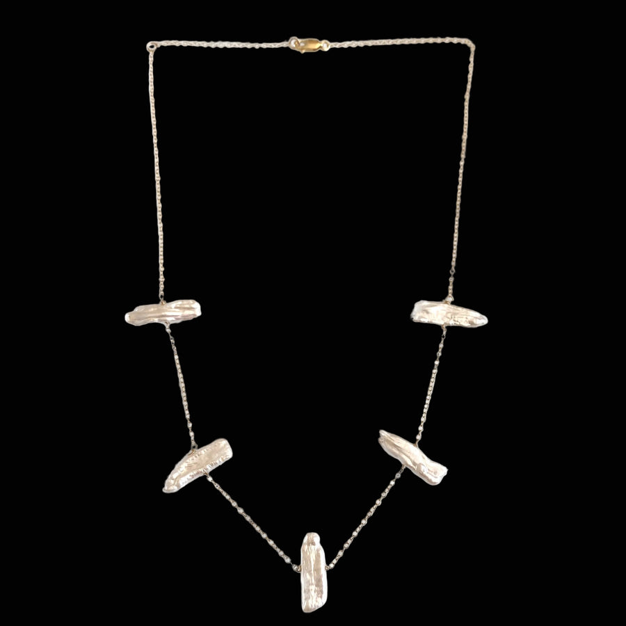 Collar Elle con cadena de perlas