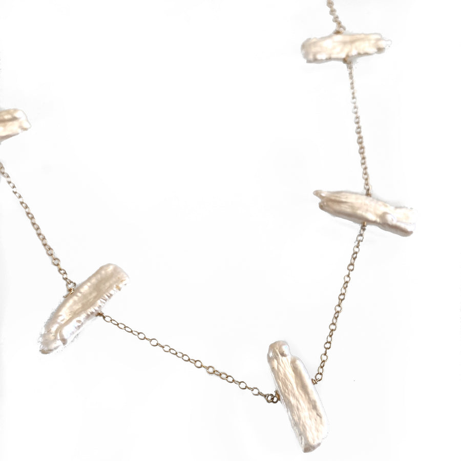Collar Elle con cadena de perlas