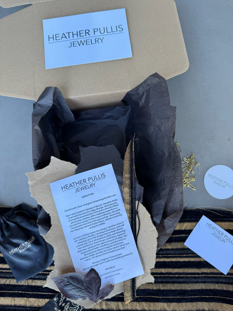 HPJ's Hand Chain Party Box