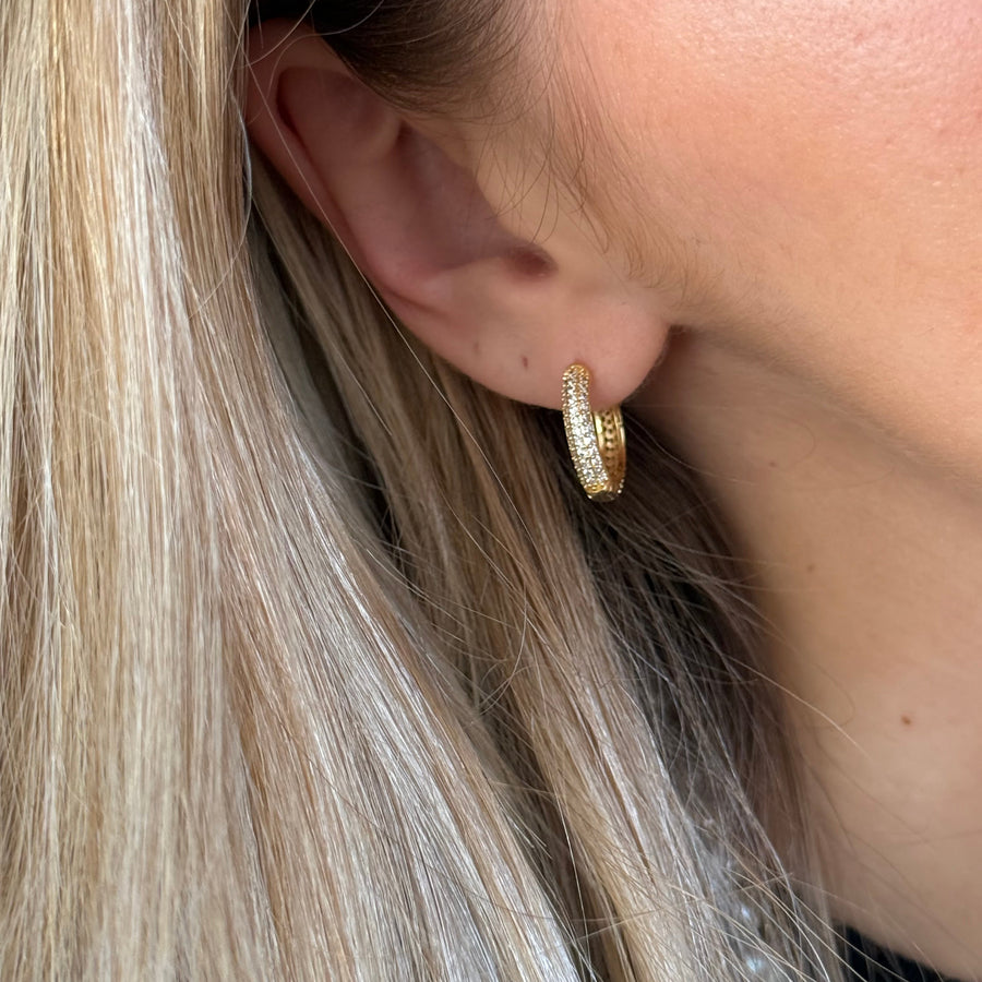 Pendientes de aro Huggie Julitta Cz