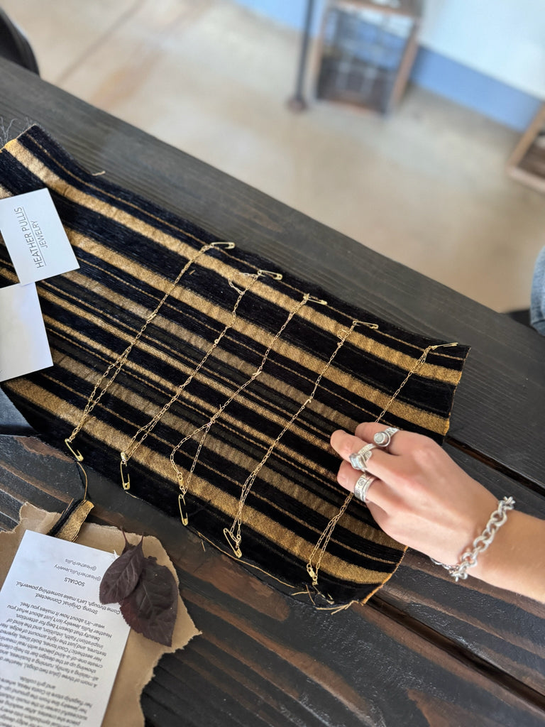 HPJ's Hand Chain Party Box