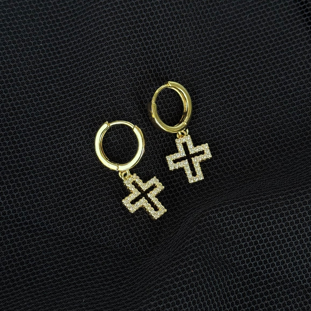 Aretes colgantes Cecilia Cross CZ