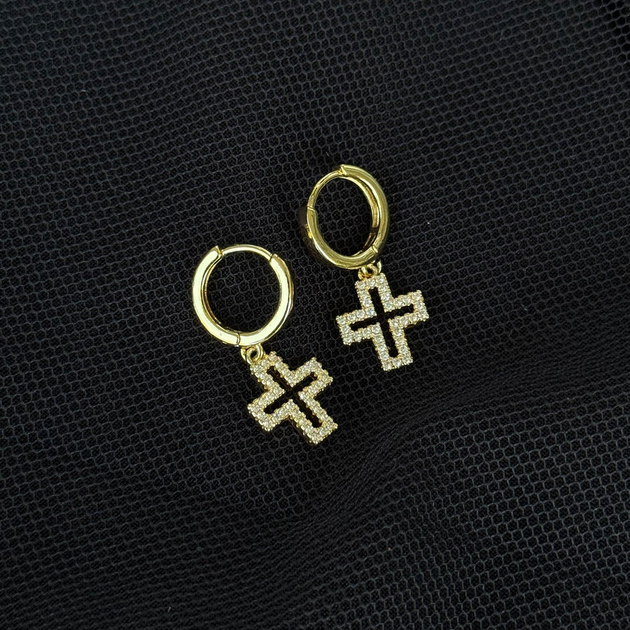 Aretes colgantes Cecilia Cross CZ