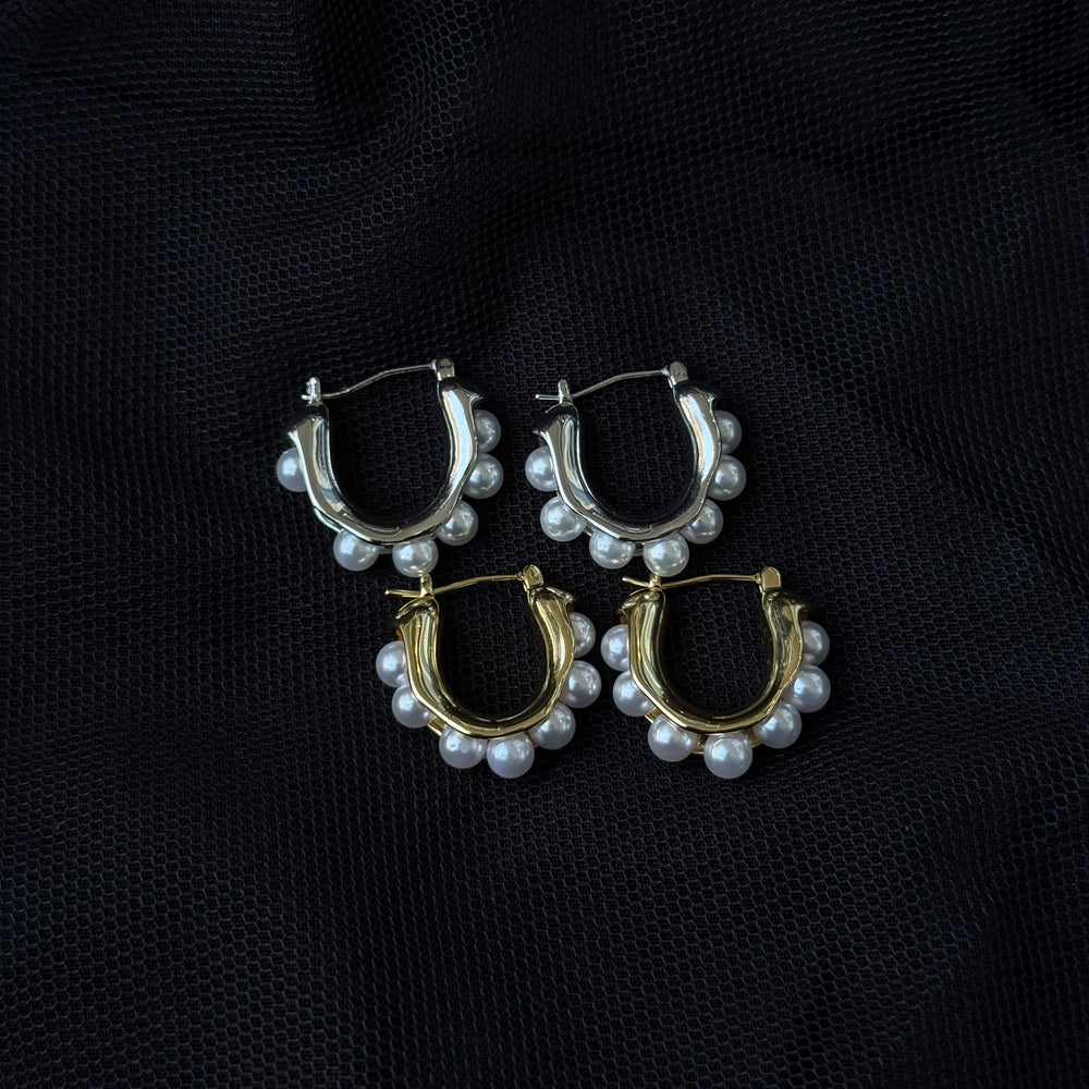 Pendientes de aro Huggie Lorenzo Pearl