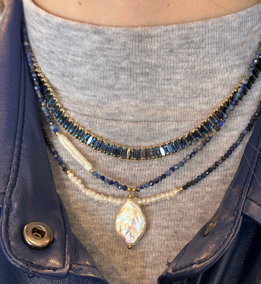 Collar de perlas de lapislázuli de Leonard