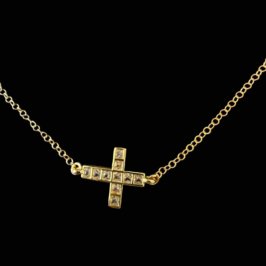 Collar Iris de oro con cruz de circonitas cúbicas
