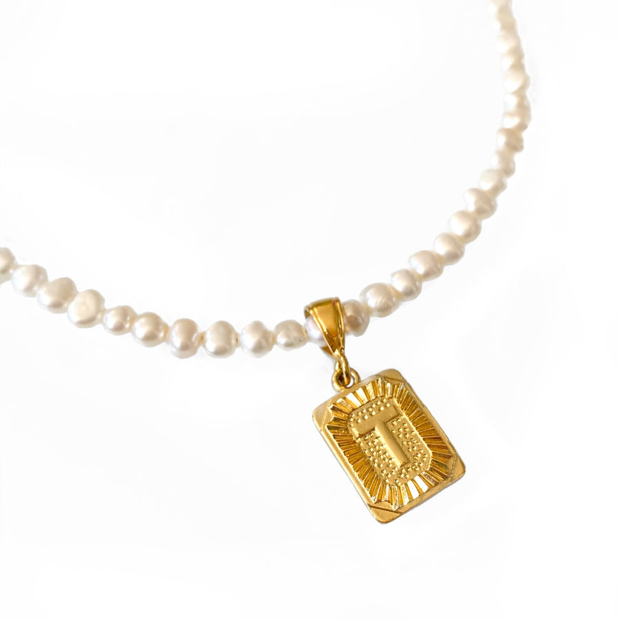 Collar inicial Isadore Pearl