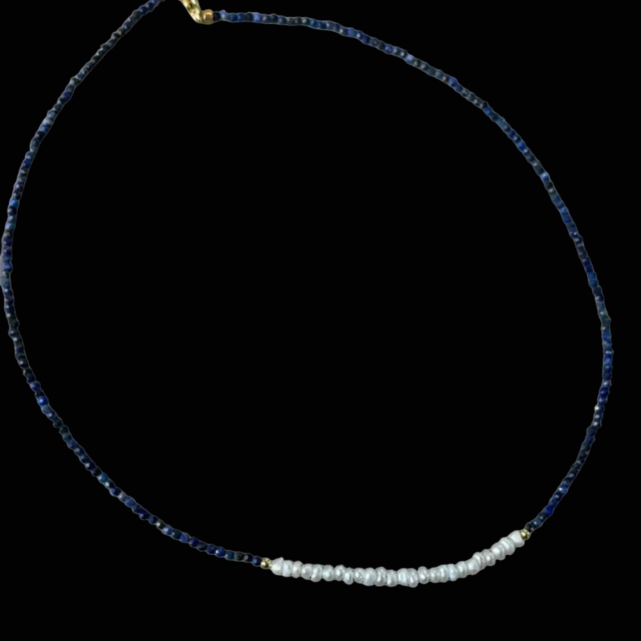 Collar de perlas de lapislázuli de Leonard