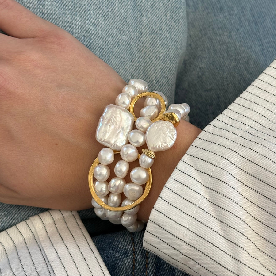 Pulsera triple de perlas