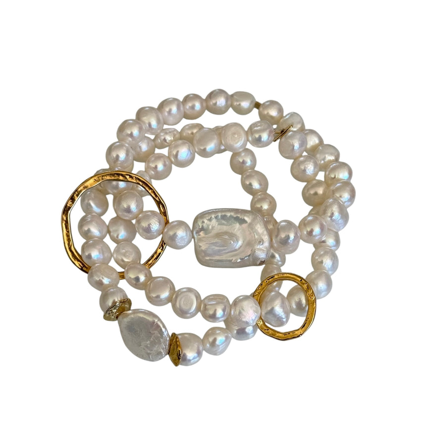 Pulsera triple de perlas