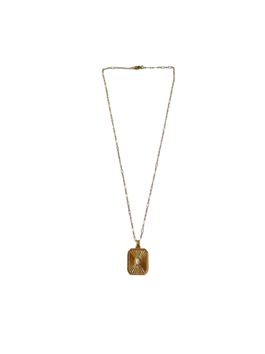 Collar con colgante de ópalo y cadena de oro de Sarah
