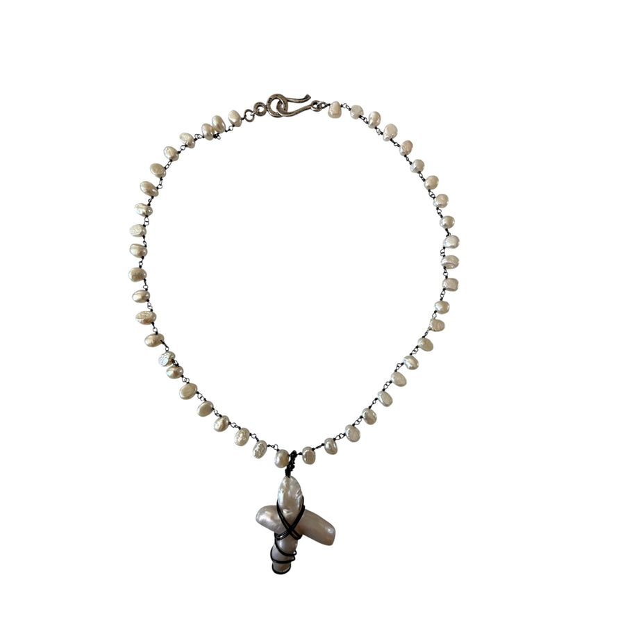 Collar de perlas cruzado Quinn