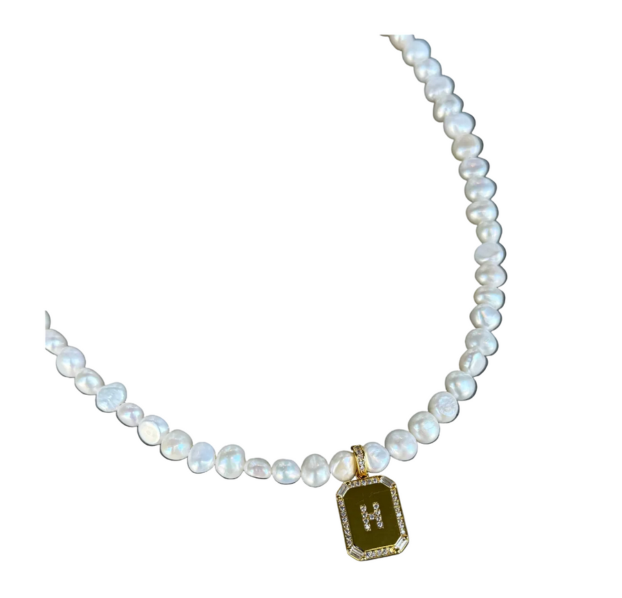 Rosalía Perla con Circonita Inicial Collar