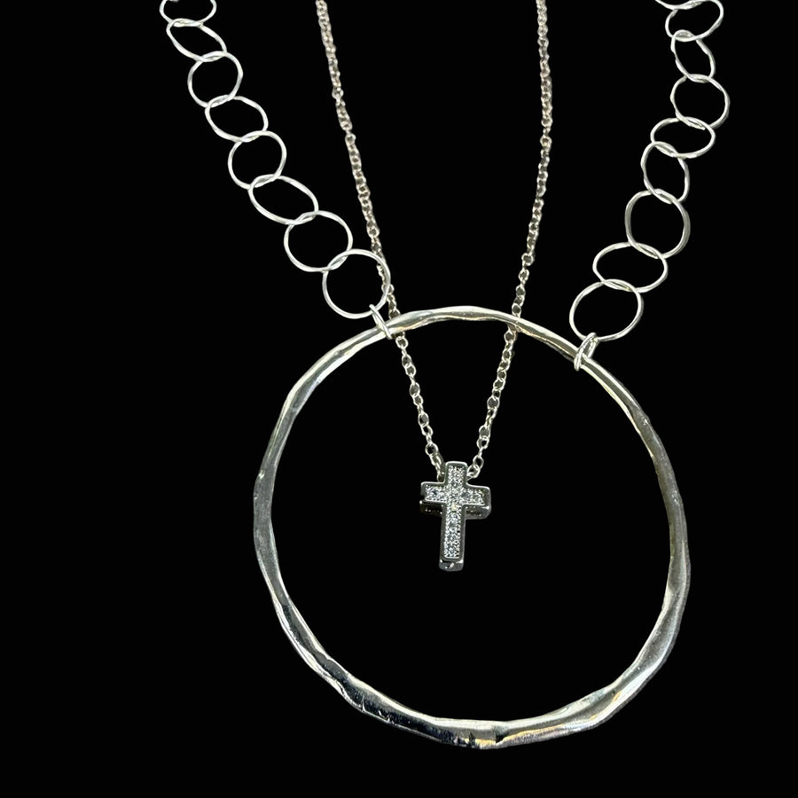 Collar de plata esterlina martillada de Stephen