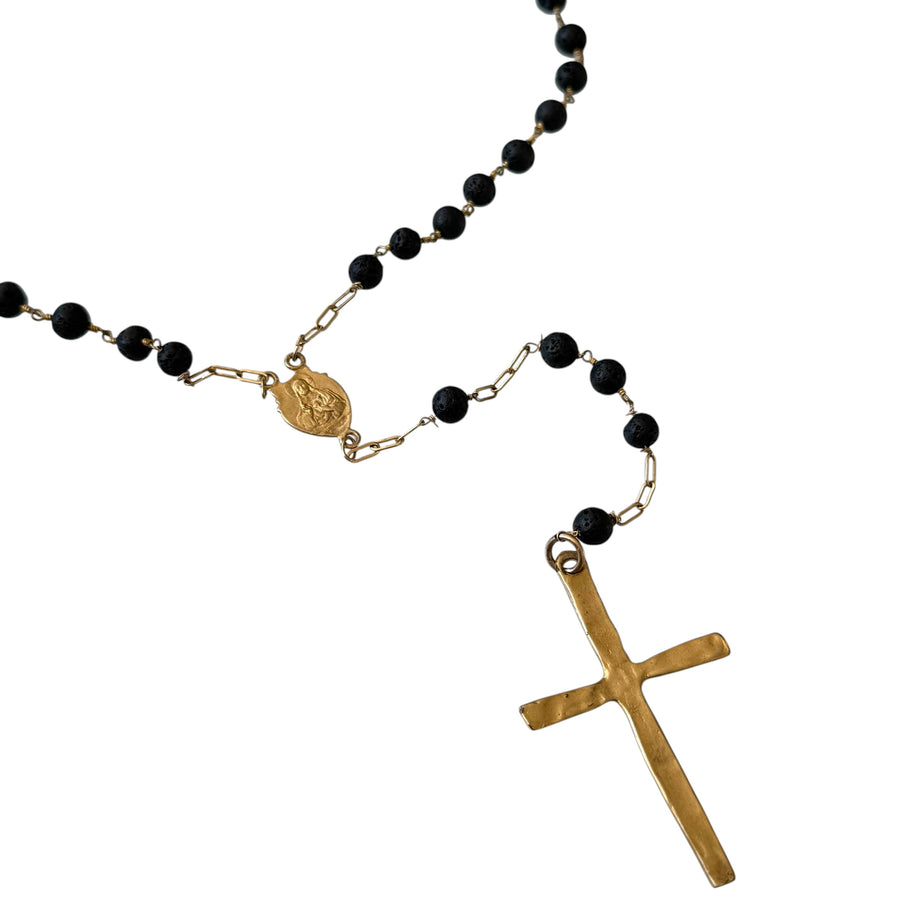 Rosario de lava negra de Santa Vibiana