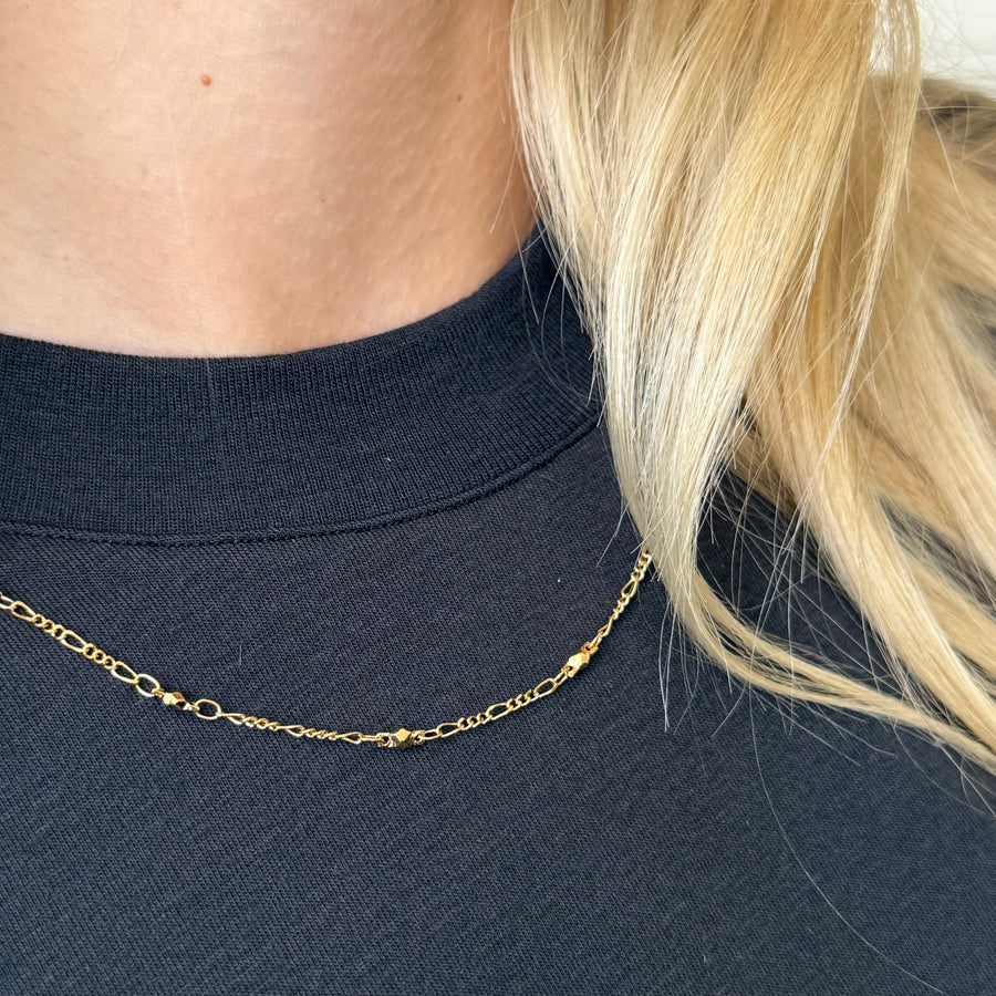 El collar de cadena Figaro