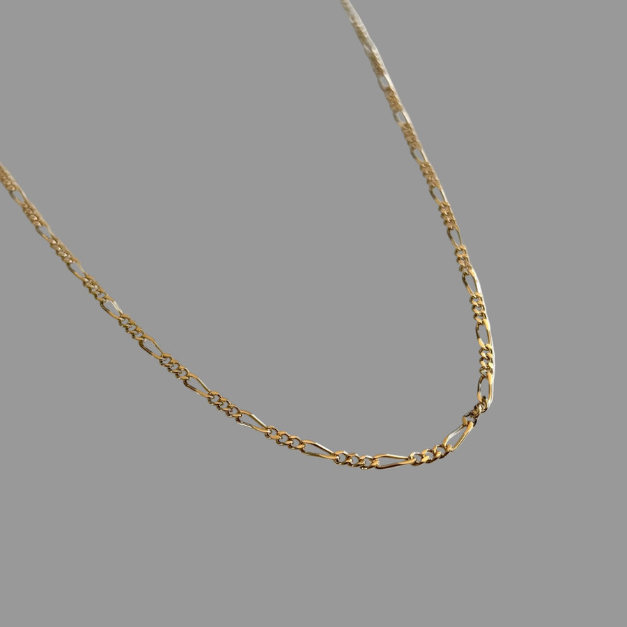 El collar de cadena Figaro