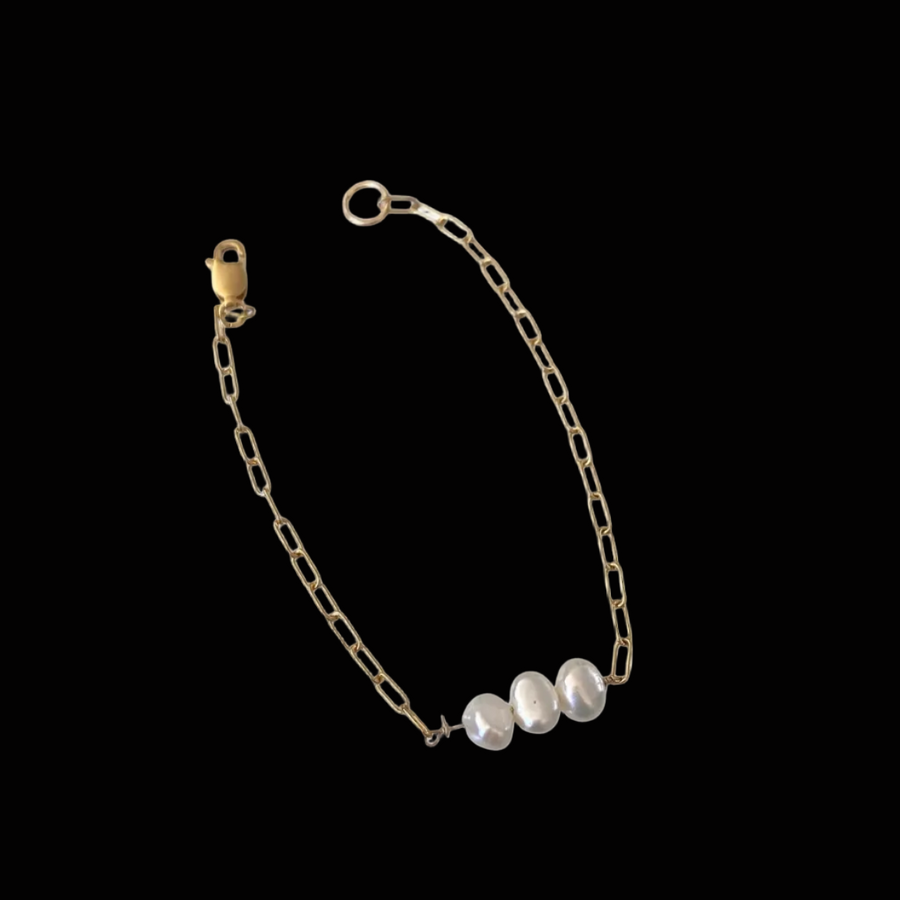 Pulsera triple de perlas