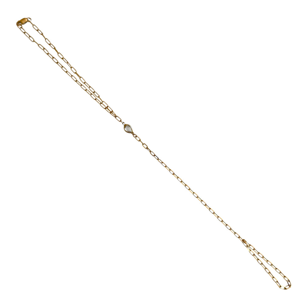 Cadena de mano de agosto