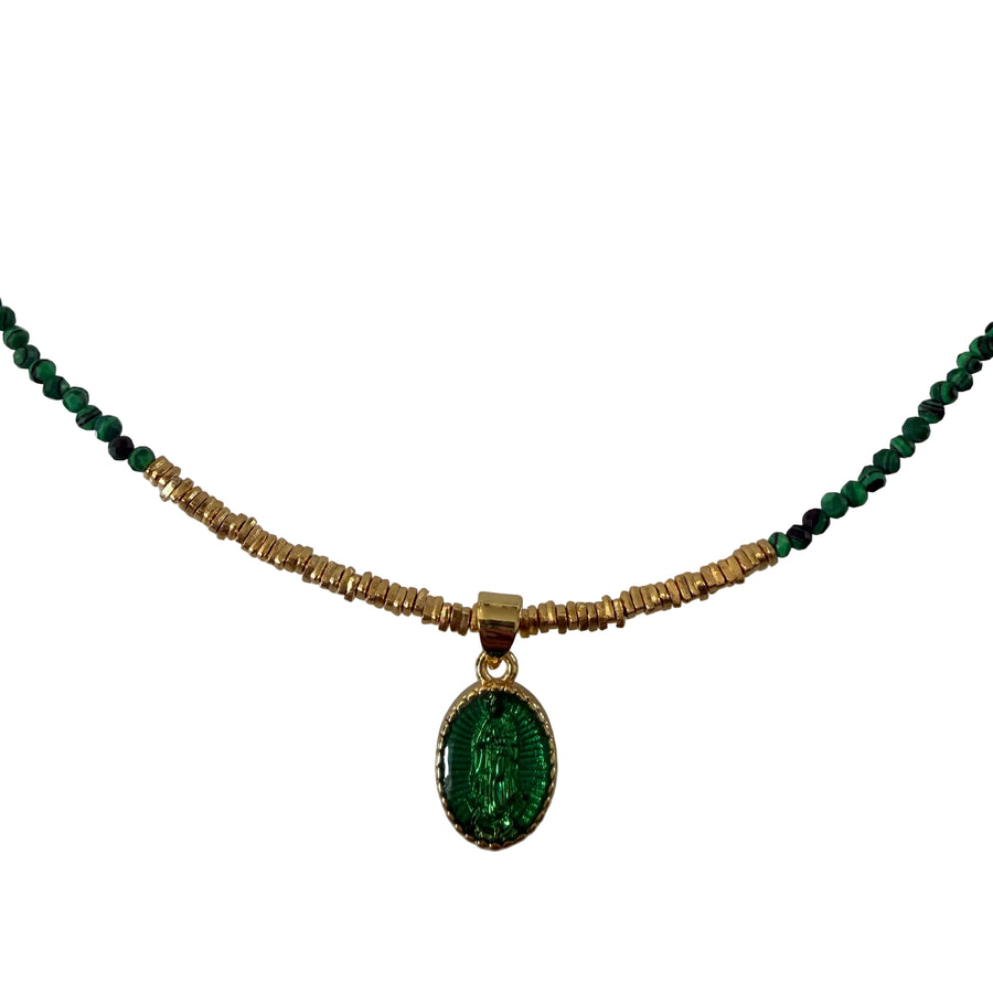 Collar colgante de Saul con turquesa africana y cuentas doradas